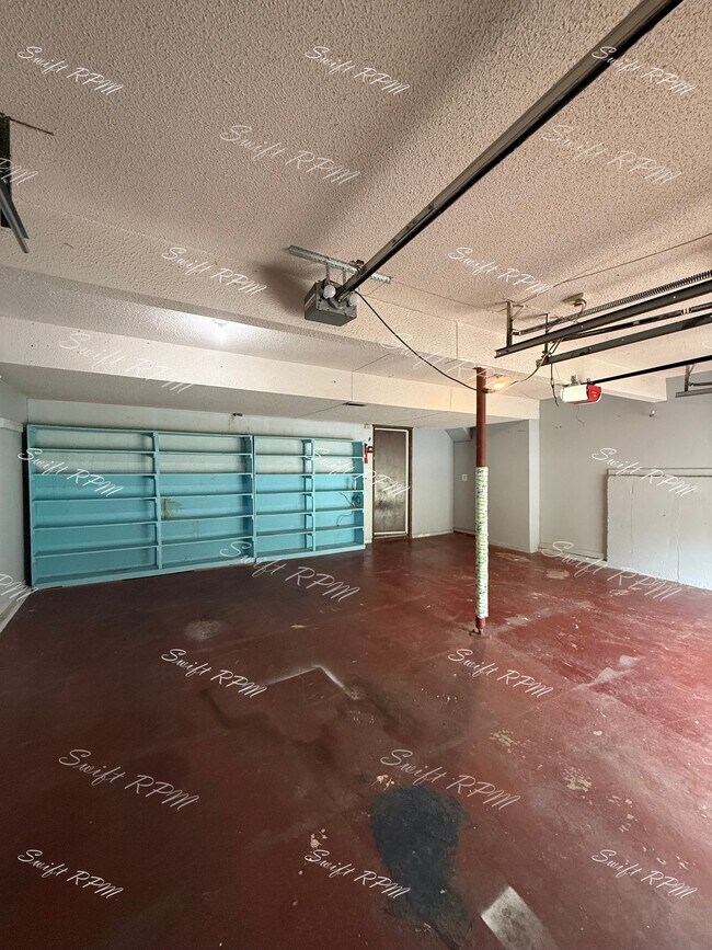 Building Photo - 1025 S Kenwood St