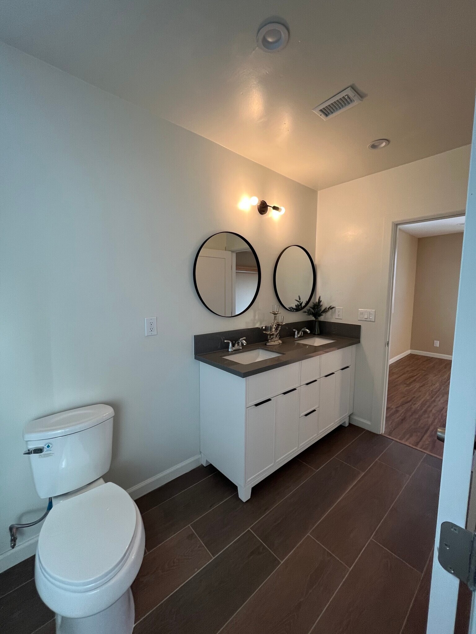 Building Photo - 13836 Cohasset St