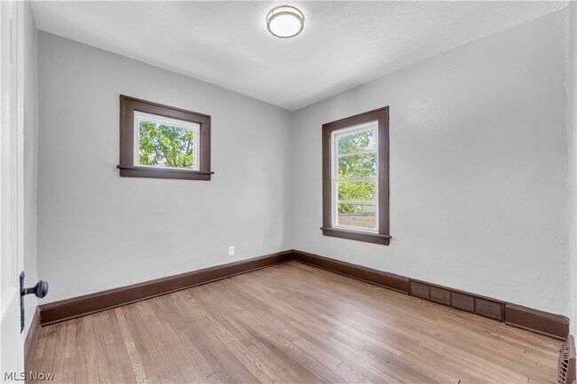 Building Photo - 4700 Rockwood Rd