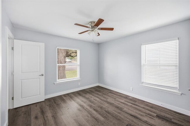 Building Photo - 4810 Creekwood Rd