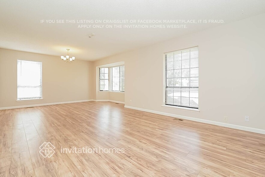 Building Photo - 3897 E 133rd Ct