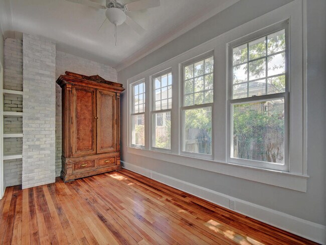 Building Photo - UT PRE-LEASE: Luxury 4 bedroom home in Wes...