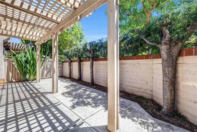 Building Photo - 2316 Cascade