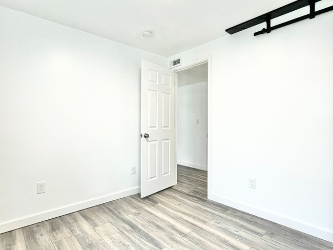 Building Photo - 3037 S Red Pine Dr