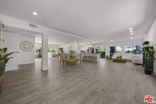 Building Photo - 3453 Green Vista Dr