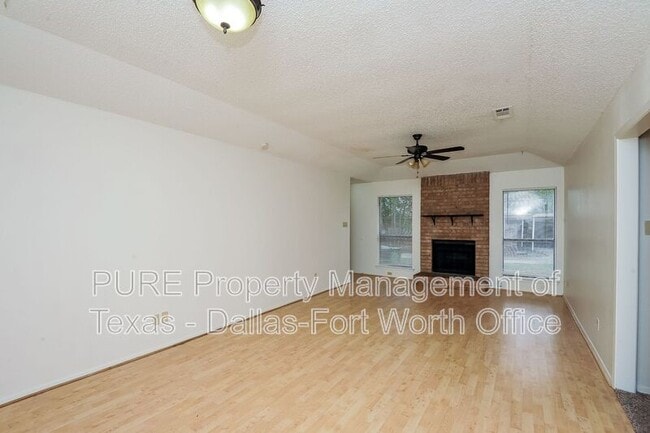 Building Photo - 7525 Windhaven Rd