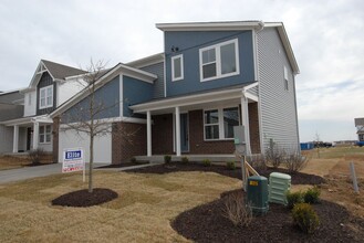 Building Photo - 126 Cardow Dr