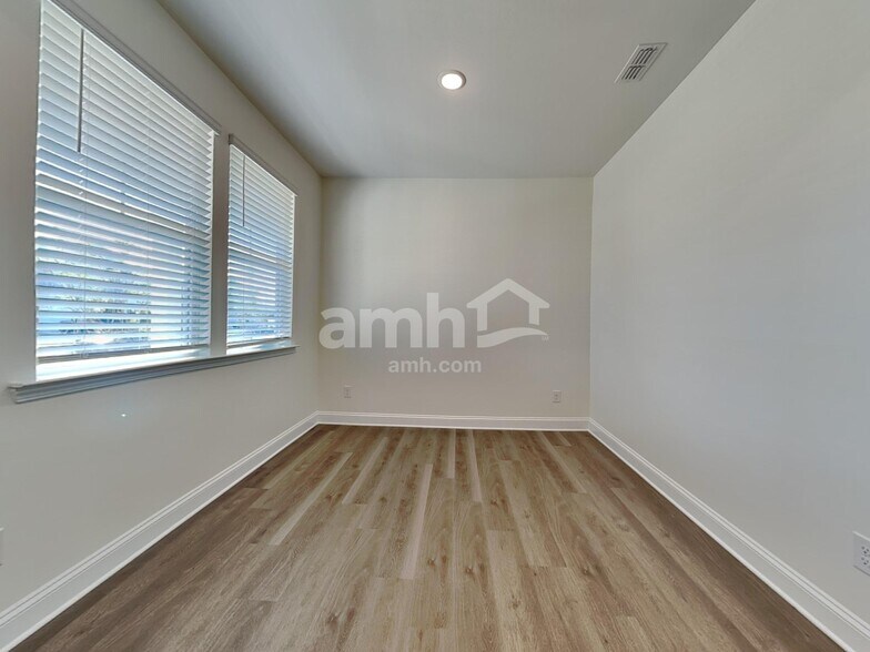 Building Photo - 3511 Lincoln Hts Ln