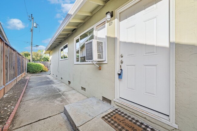 Building Photo - 3967 Bismarck Dr