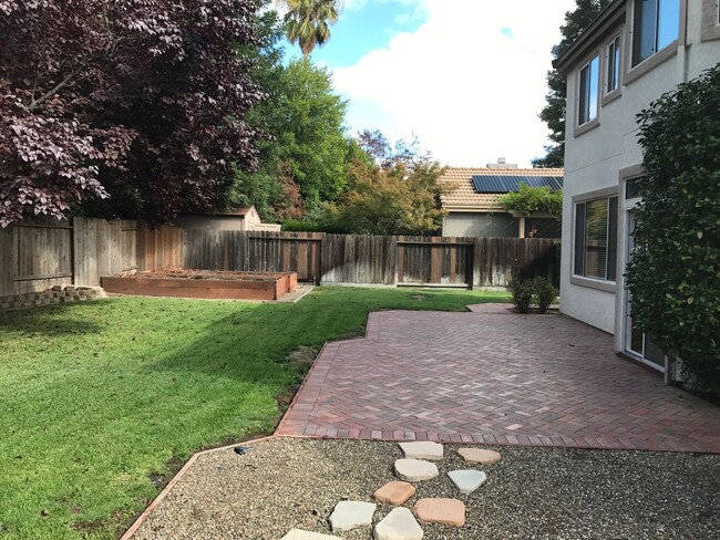 Building Photo - BEAUTIFUL TWO-STORY HOME IN ROCKLIN!!