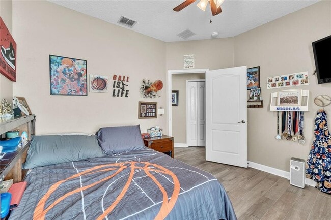 Building Photo - 9957 Oak Quarry Dr