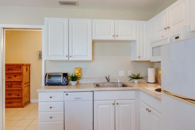 Building Photo - 3789 Overlook Dr