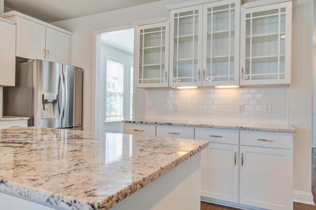 Building Photo - 612 Heartwood Ln