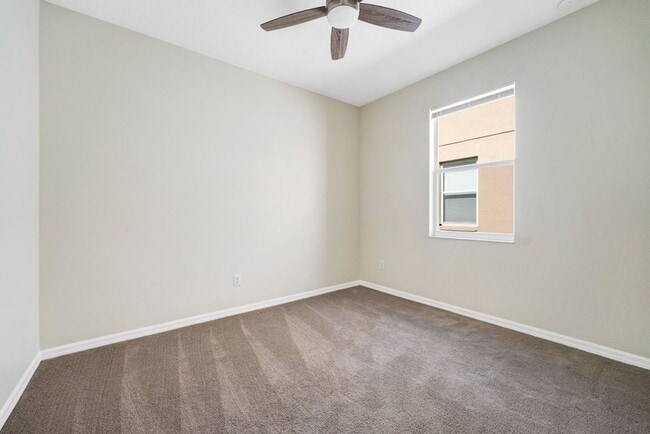 Building Photo - Cozy 4/2 Home Nestled in a Gated Community