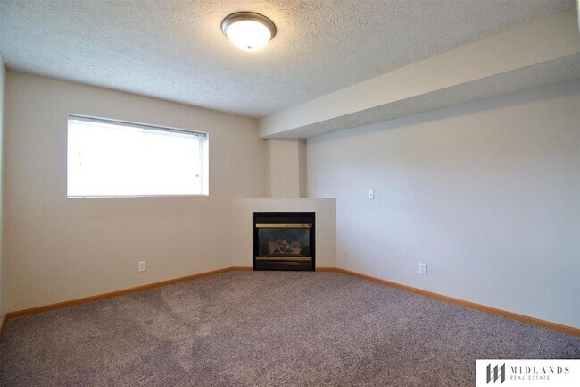 Building Photo - 2707 Mesa St