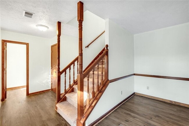 Building Photo - 1810 River Rock Trail