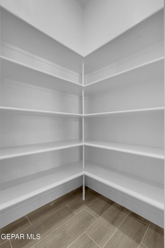 Building Photo - 15233 Expectation Ave