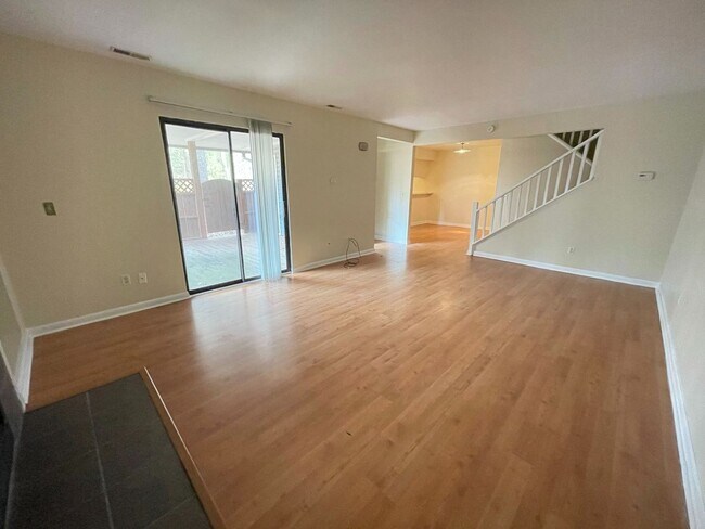 Building Photo - Spacious 3 bedroom in Finley Forest offers convenient location and neighborhood amenities