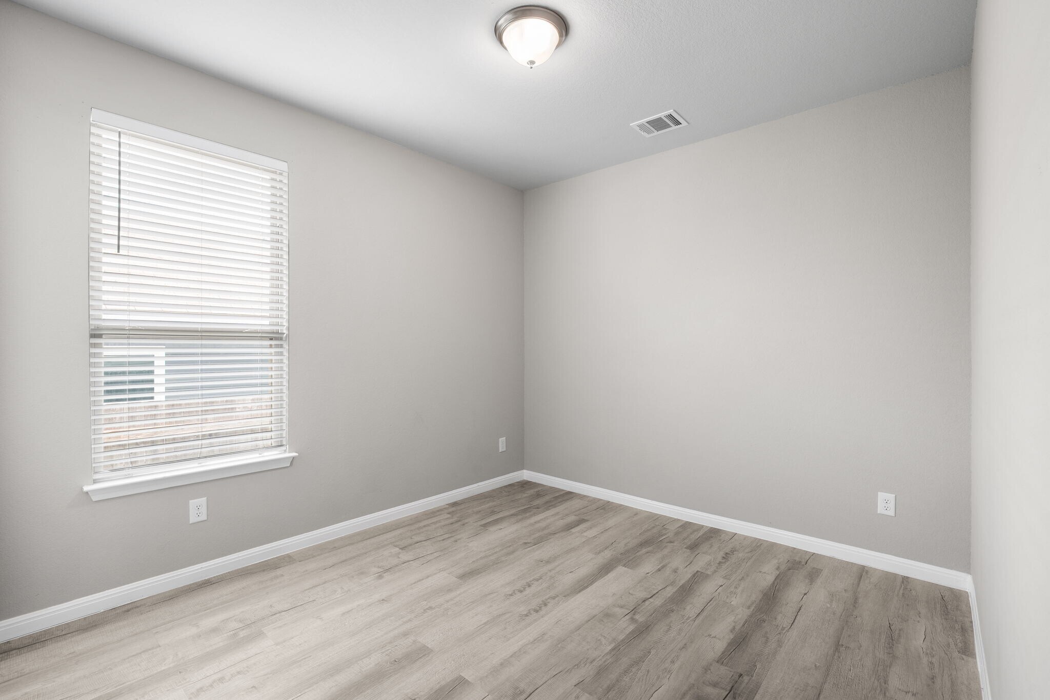 Building Photo - 313 McLintock Rd