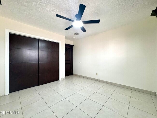 Building Photo - 142 Clairemont Rd