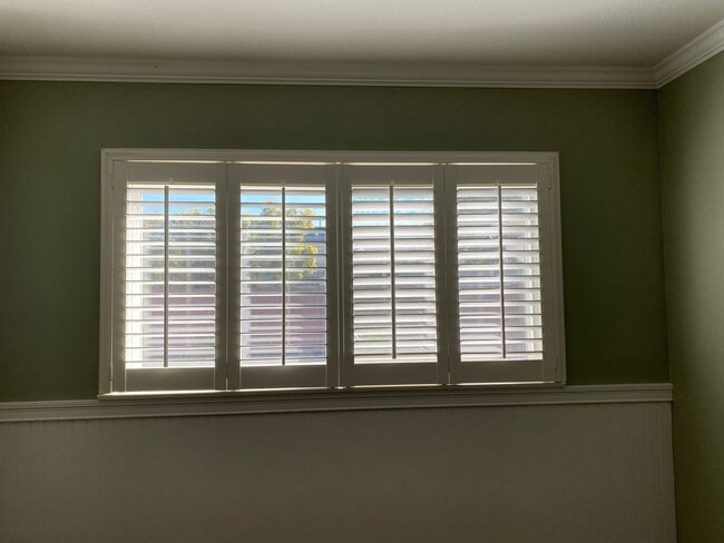 Building Photo - Beautiful 4 Bedroom Home for Rent in Huntington Beach