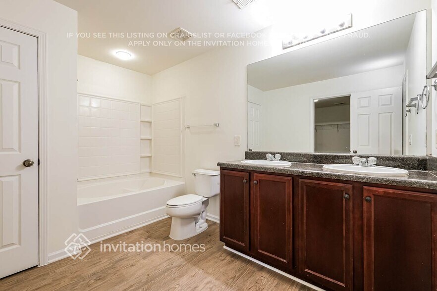 Building Photo - 2828 Farmstead Ct