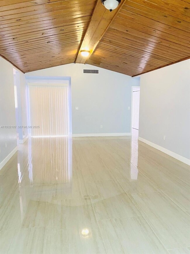 Building Photo - 16891 SW 92nd Ct