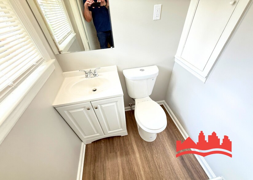 Building Photo - 4801 Dianne Dr