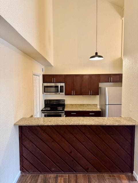 Building Photo - 1401 Summer Creek Dr