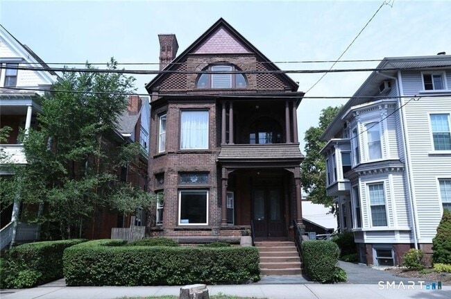 Building Photo - 392 Orange St