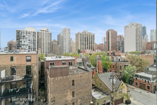 Building Photo - 70 W Burton Pl