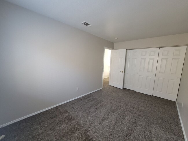 Building Photo - Beautiful 4 Bedroom Home in Green Valley