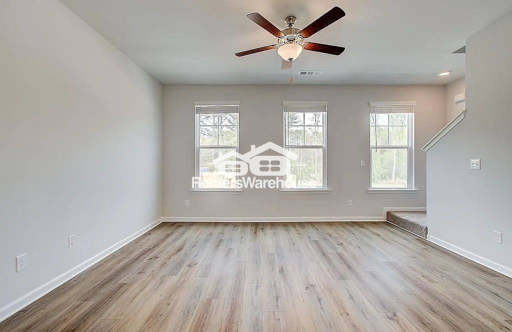 Building Photo - 3203 Bateman Drive SE