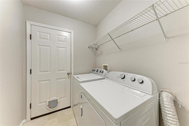 Building Photo - 11855 Dunster Ln