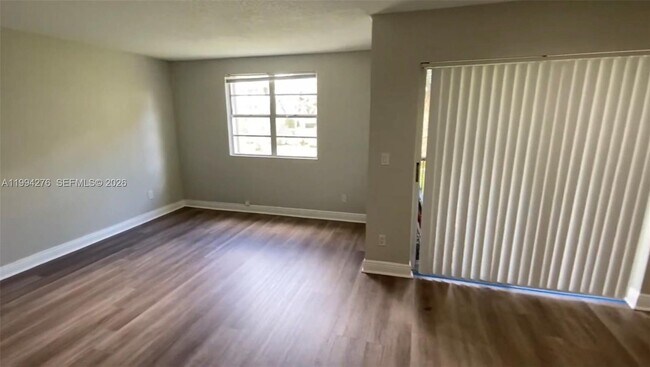 Building Photo - 1261 SW 46th Ave