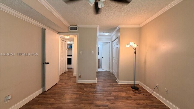 Building Photo - 10610 SW 158th Ct