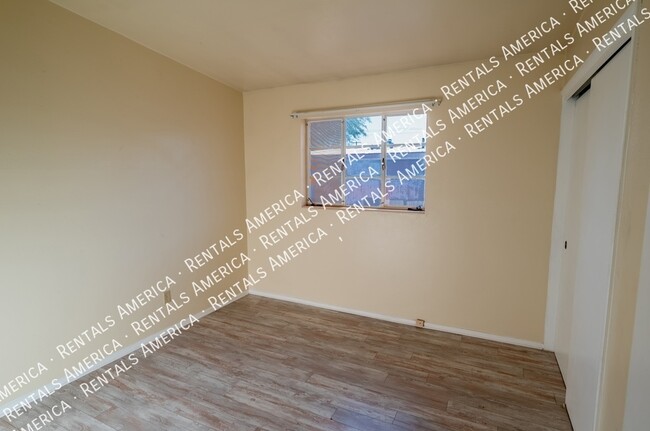 Building Photo - 4307 E Hayhurst St