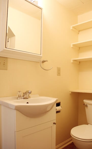 Building Photo - 365 St Paul St