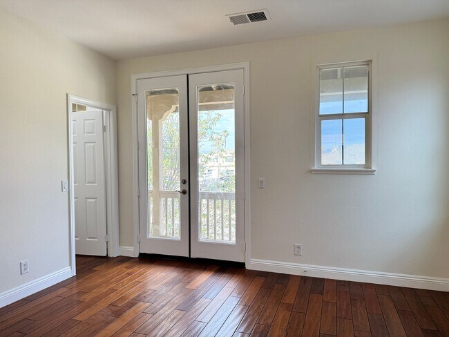 Building Photo - Spacious 6-Bedroom Estate in the Heart of Eastvale