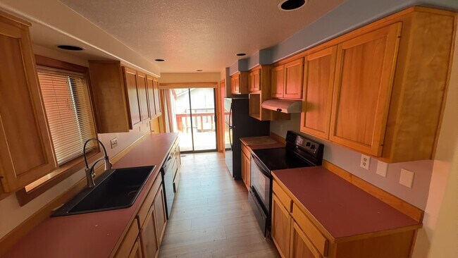 Building Photo - 2741 NE Laramie Way