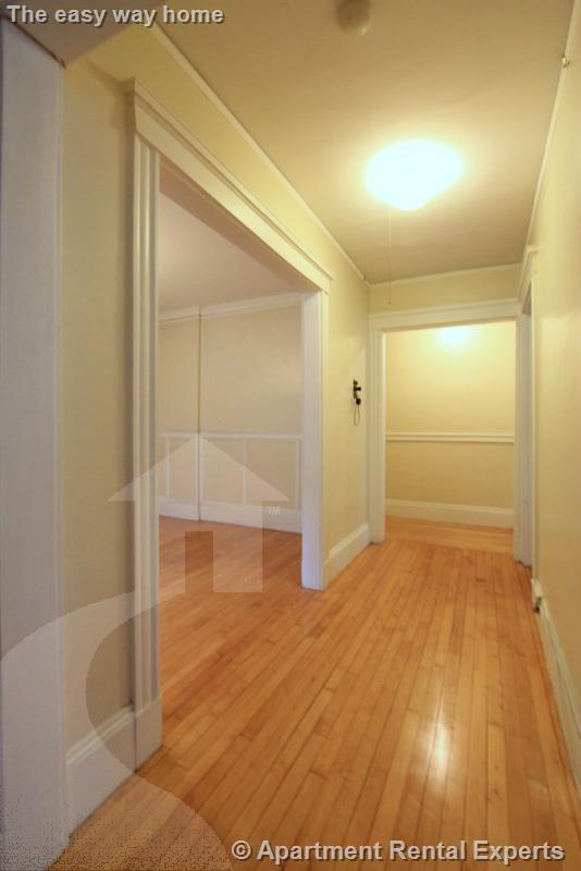 Building Photo - 8 Craigie Cir