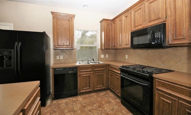 Building Photo - 16502 Pentonshire Ln