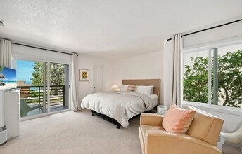 Building Photo - 531 Camino Del Mar