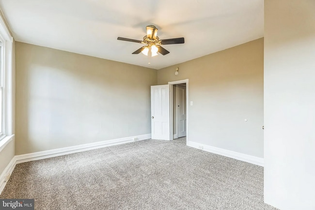 Building Photo - Spacious & Updated Grays Ferry Rowhome Near Parks and Center City — Accepting ALL PHA voucher hol...