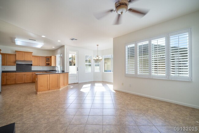 Building Photo - 4 Bed 3 Bath in Ocean Pointe