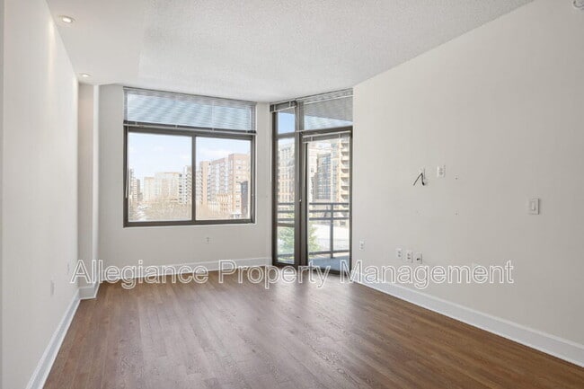 Building Photo - 3600 S Glebe Rd