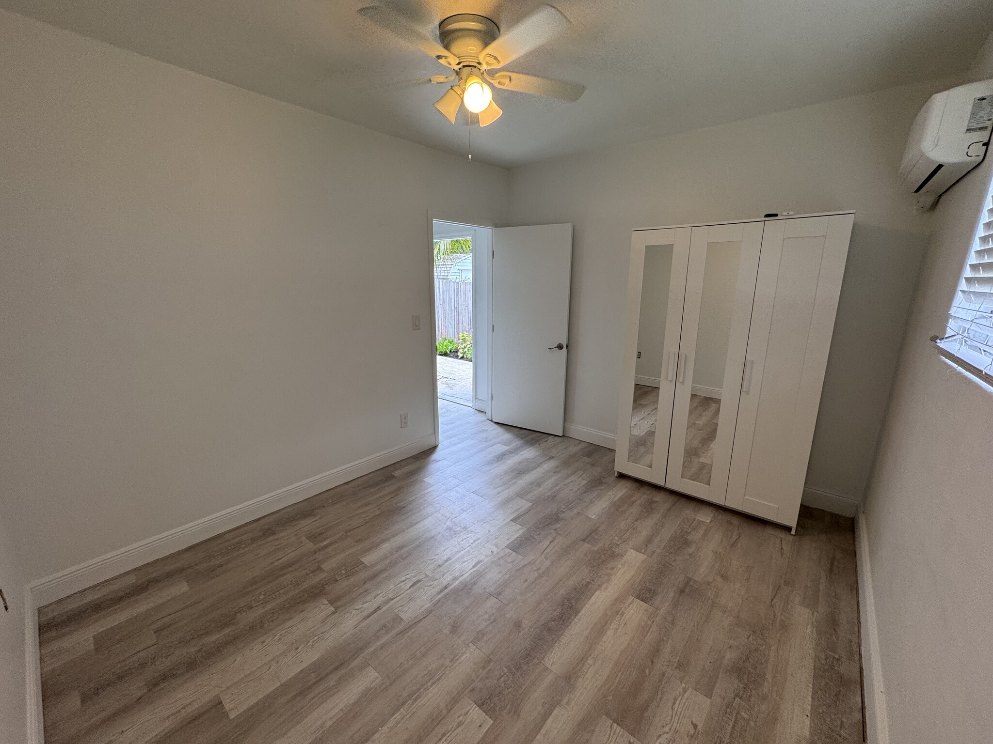 Bedroom with closet - 13680 NE 16th Ave