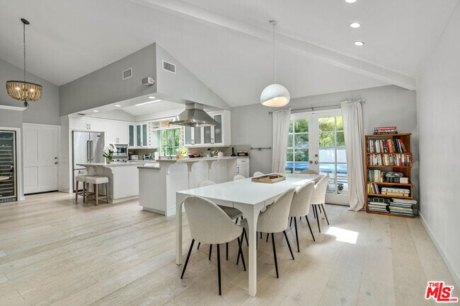 Building Photo - 3614 Malibu Country Dr