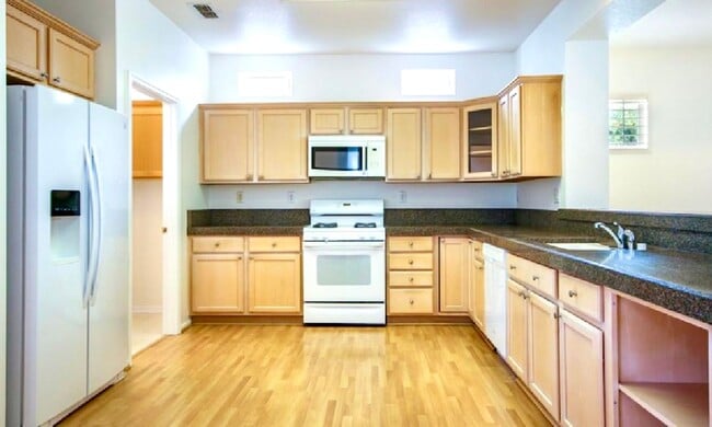Building Photo - Cute one story in Sun City Lincoln