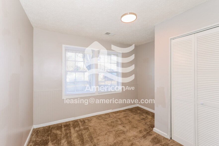 Building Photo - 1118 Alderman St NE